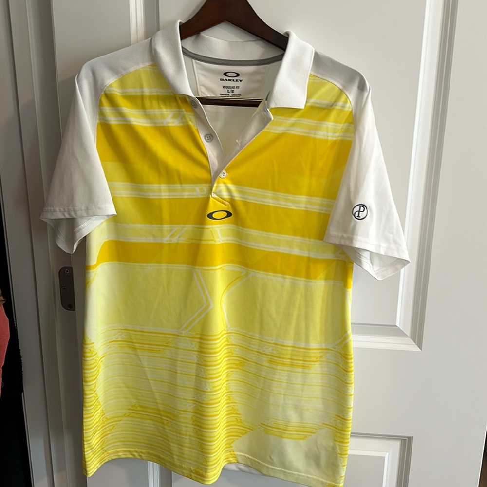 Oakley men’s golf shirt